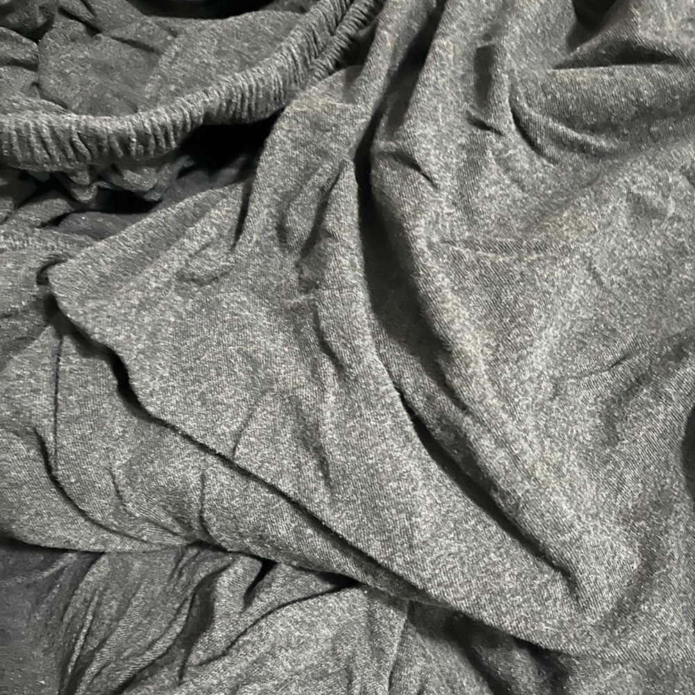 Pact organic cotton queen fitted sheet LIKE NEW charcoal
